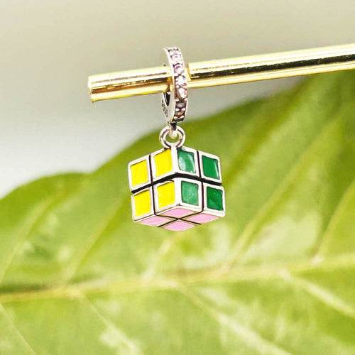 Charms de Acero y Plata: El Detalle que Cuenta en Cada Momento - Inaianei