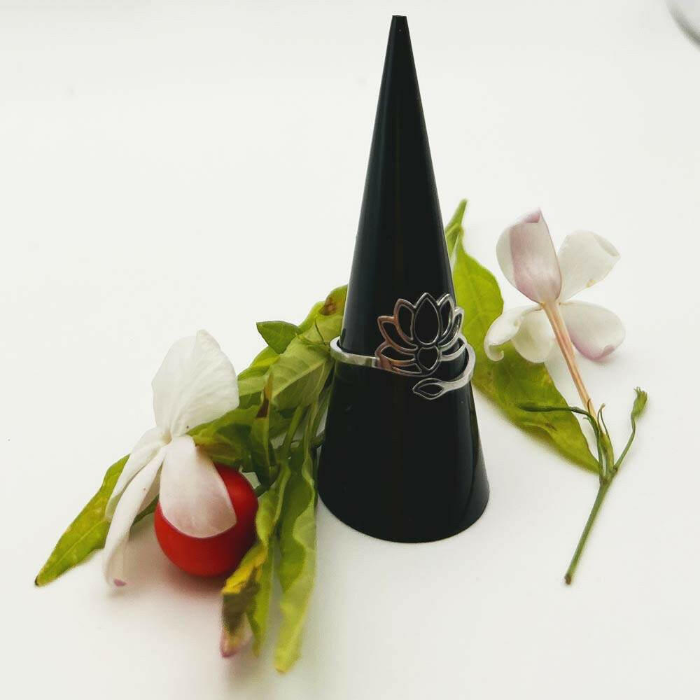 Anillo Lotus - Inaianei