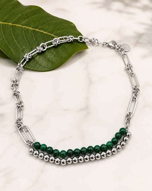 Collar Saanvi