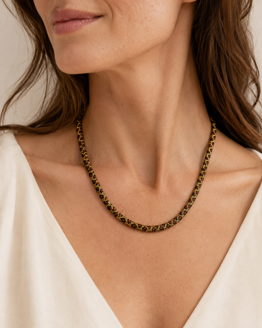 Collar Veera