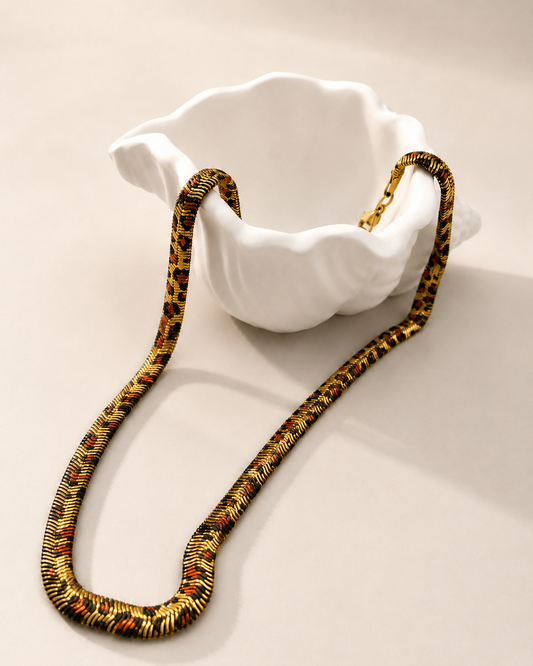 Collar Veera