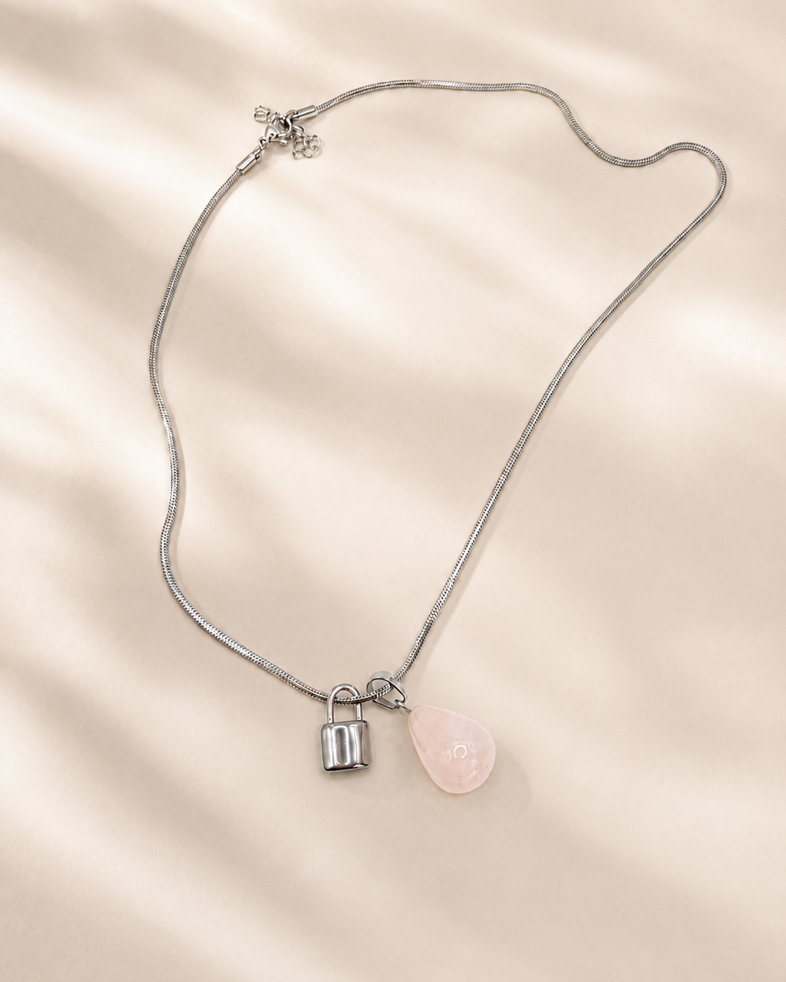 Collar Raksha